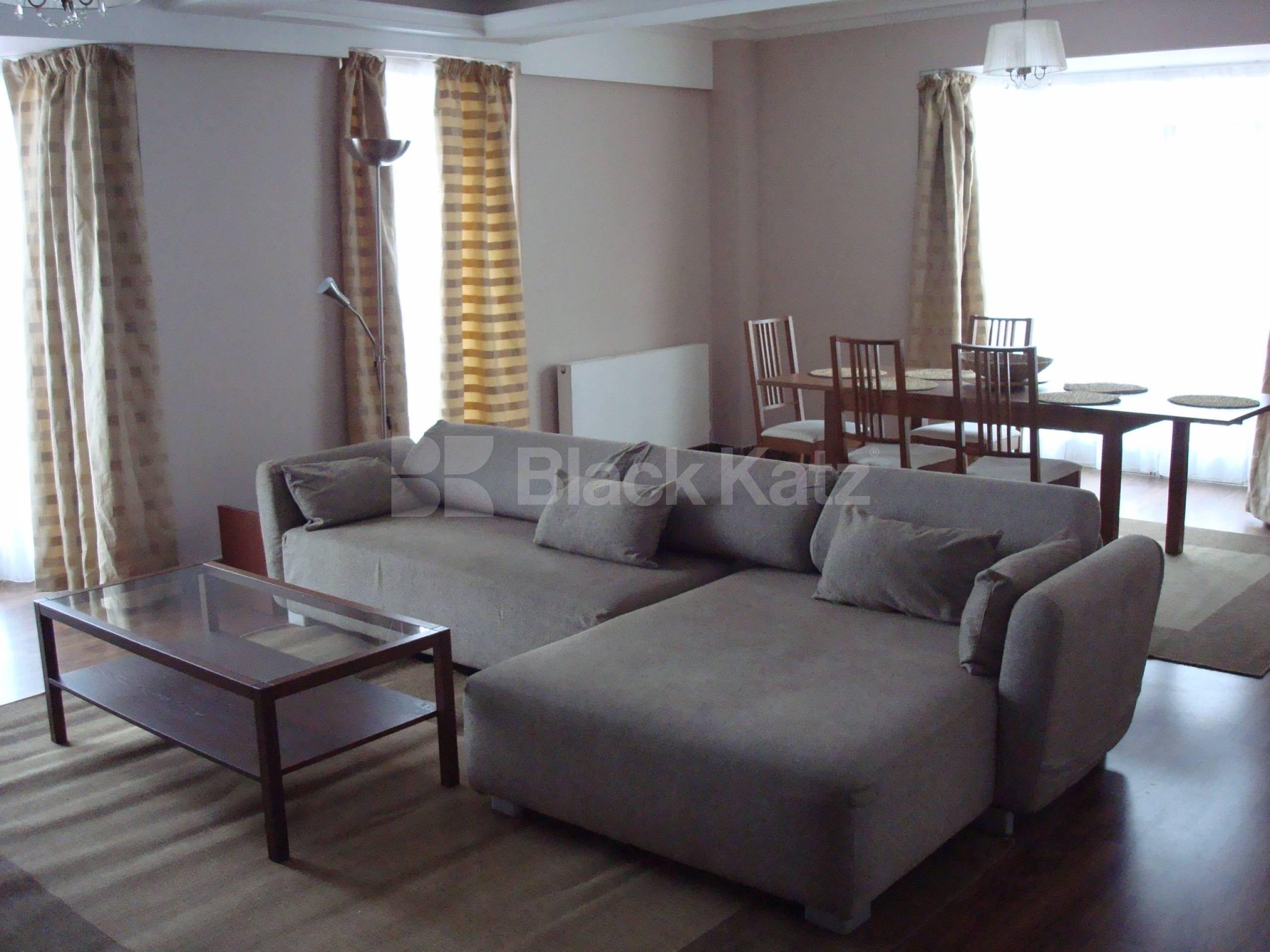 			new instruction, 3 Bedroom, 1 bath, 1 reception Flat			 Gloucester Place, MARYLEBONE NW1